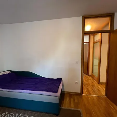 Apartment Apartman Moco *